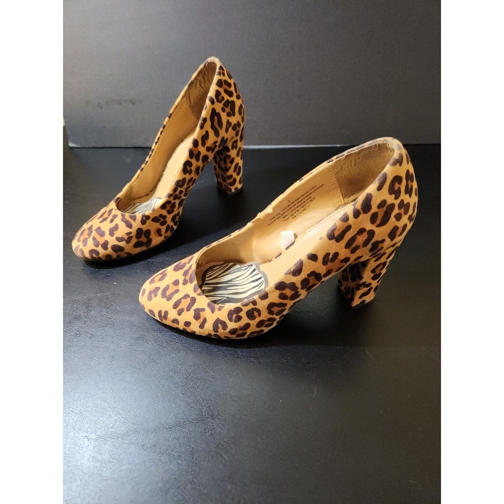 Merona Womens Leopard Print Block Heel Pumps Round Toe Animal Print Shoes Size 8